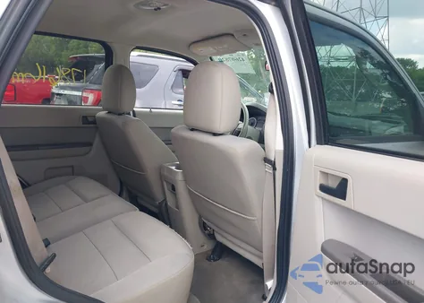 2011 Ford Escape Xlt z USA, uszkodzony, nr VIN 1FMCU9D77BKC53204